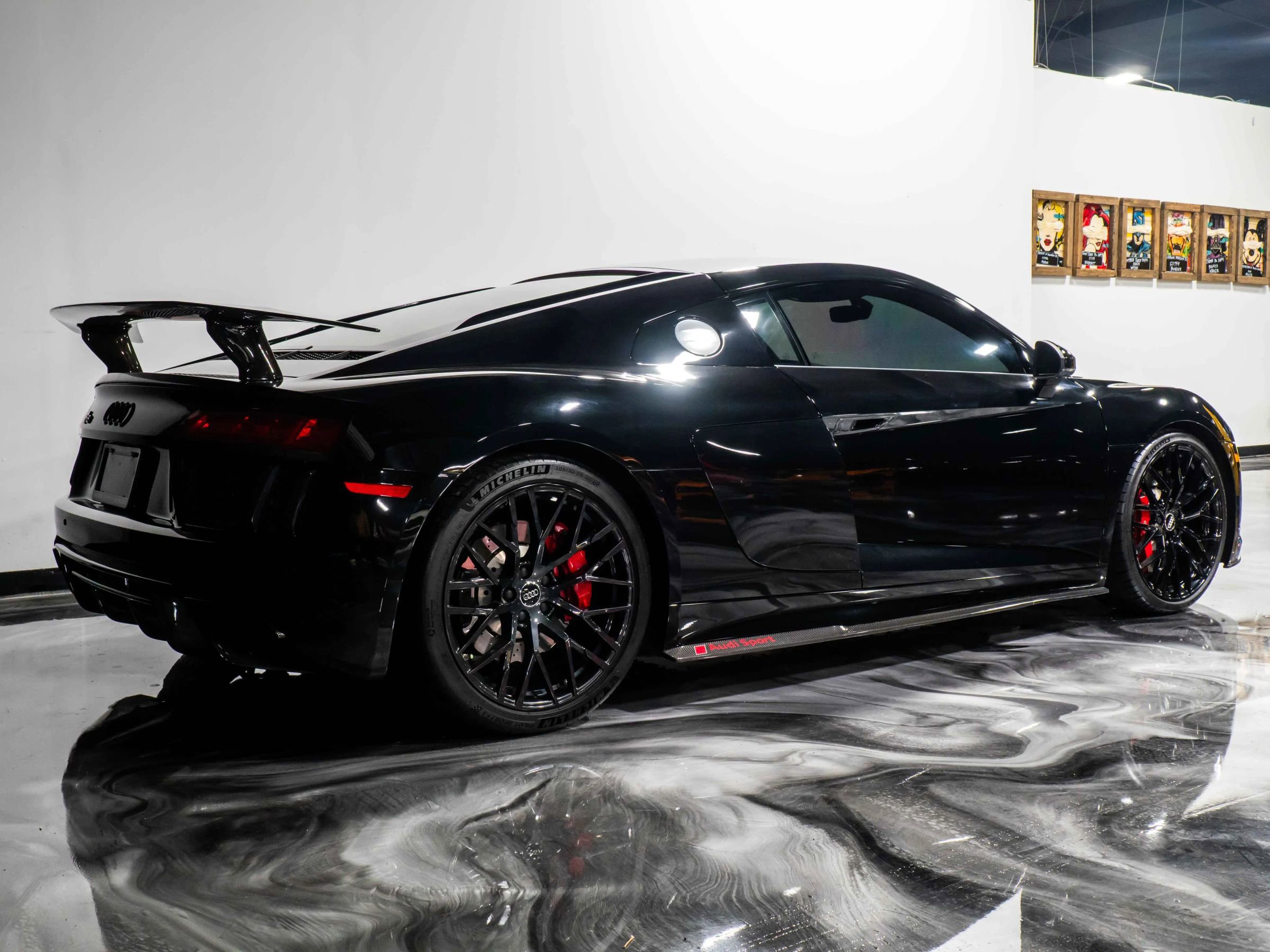 Used 2018 Audi R8 V10 w/ Premium Package image 7