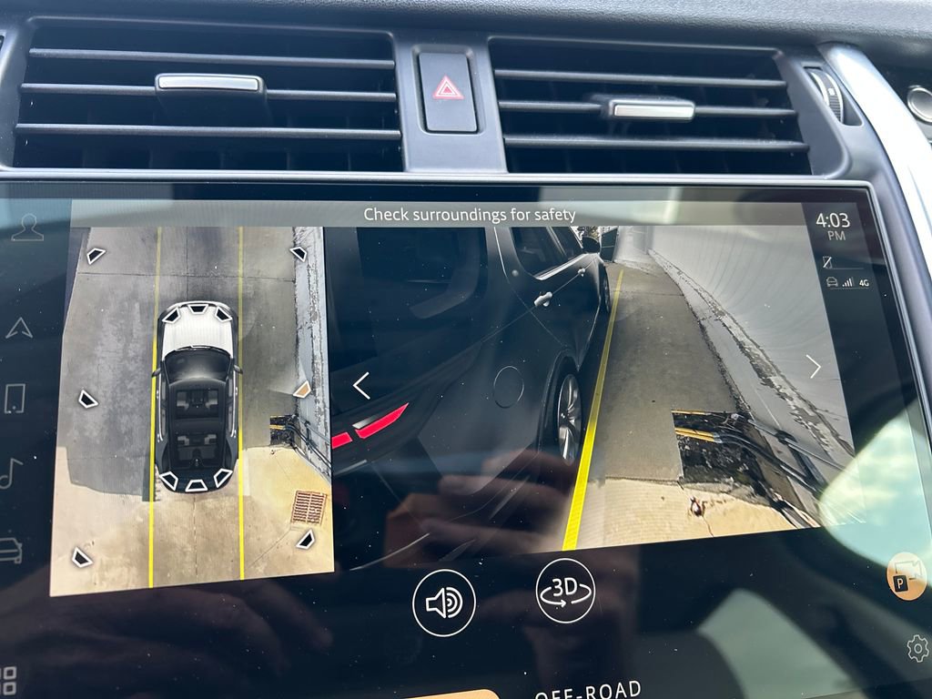 Used 2025 Land Rover Discovery S image 31