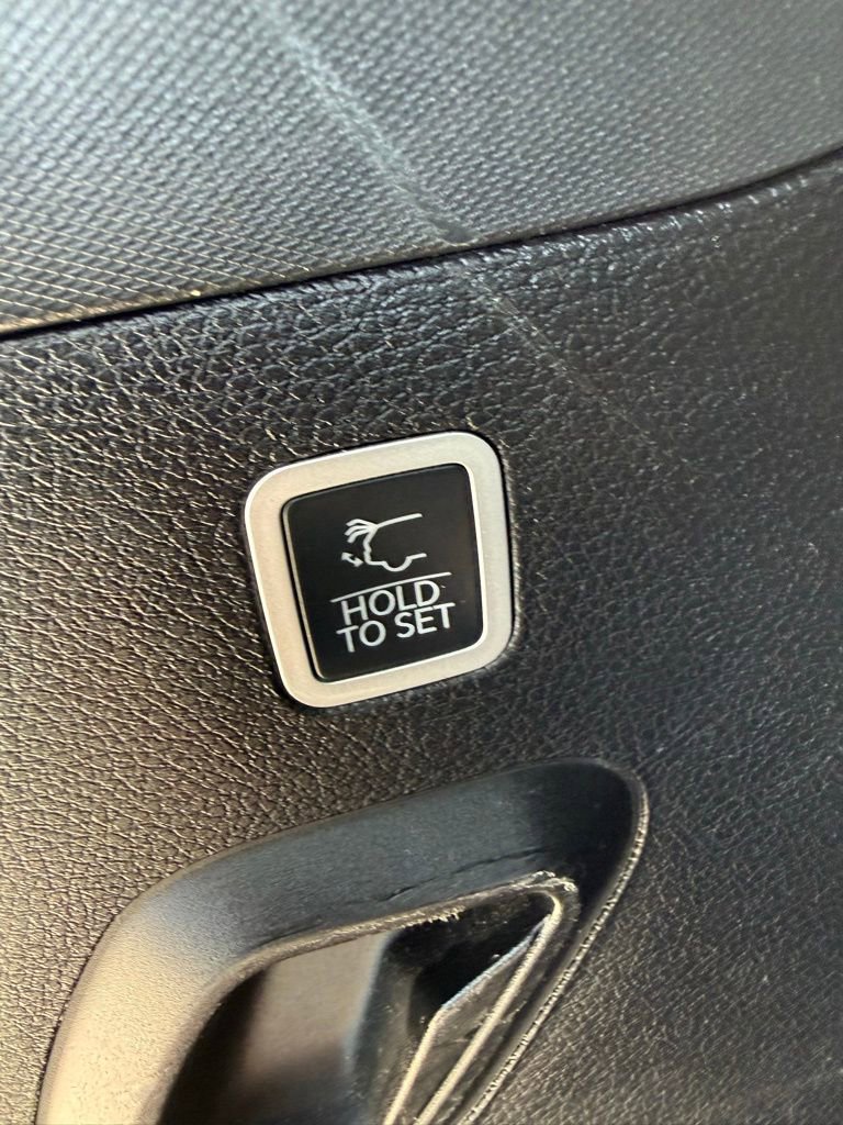 Used 2024 Jeep Wagoneer Series III image 17