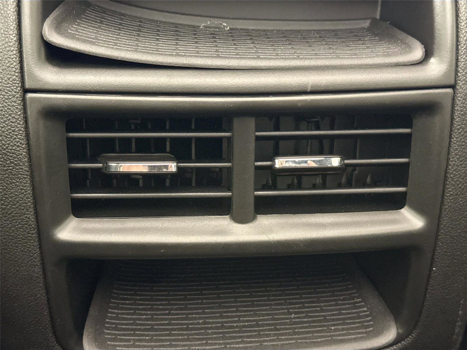 Used 2025 Cadillac XT5 Premium Luxury image 37