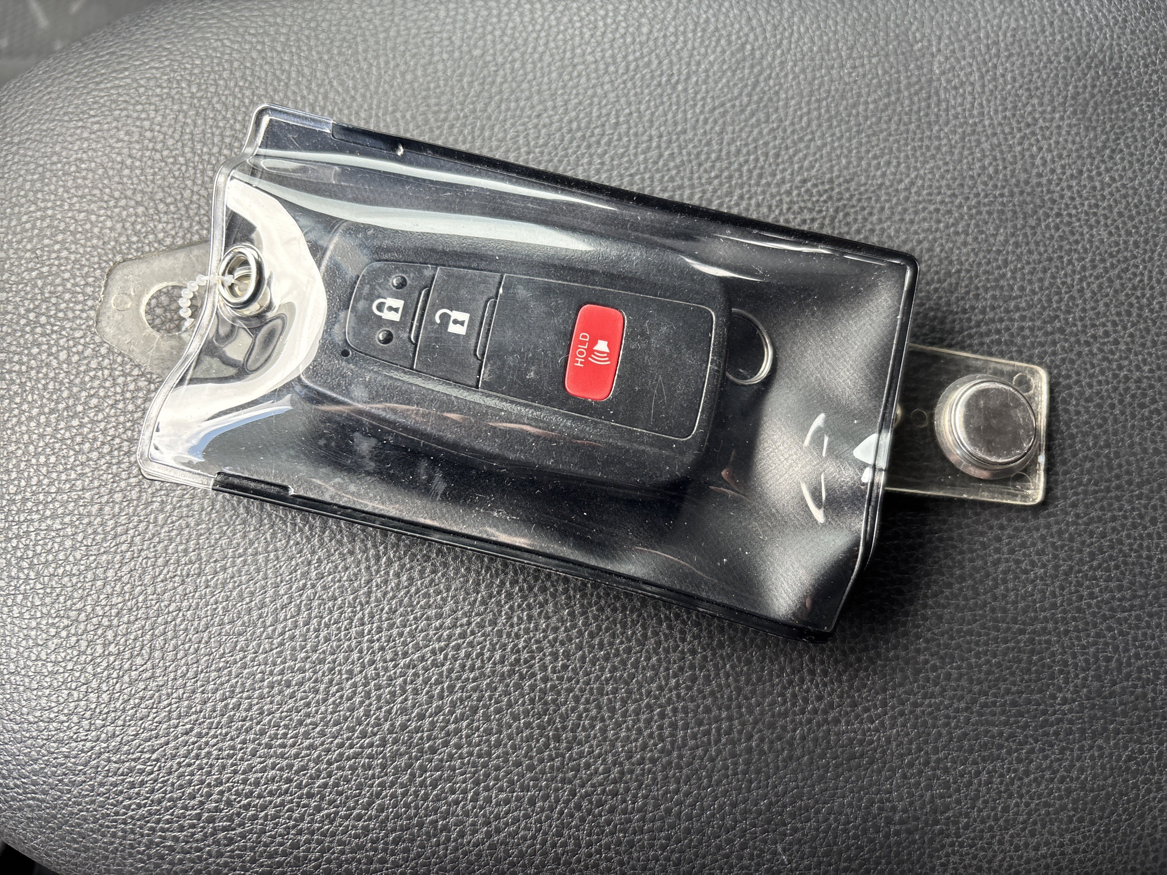 Used 2021 Toyota RAV4 XLE FWD image 34
