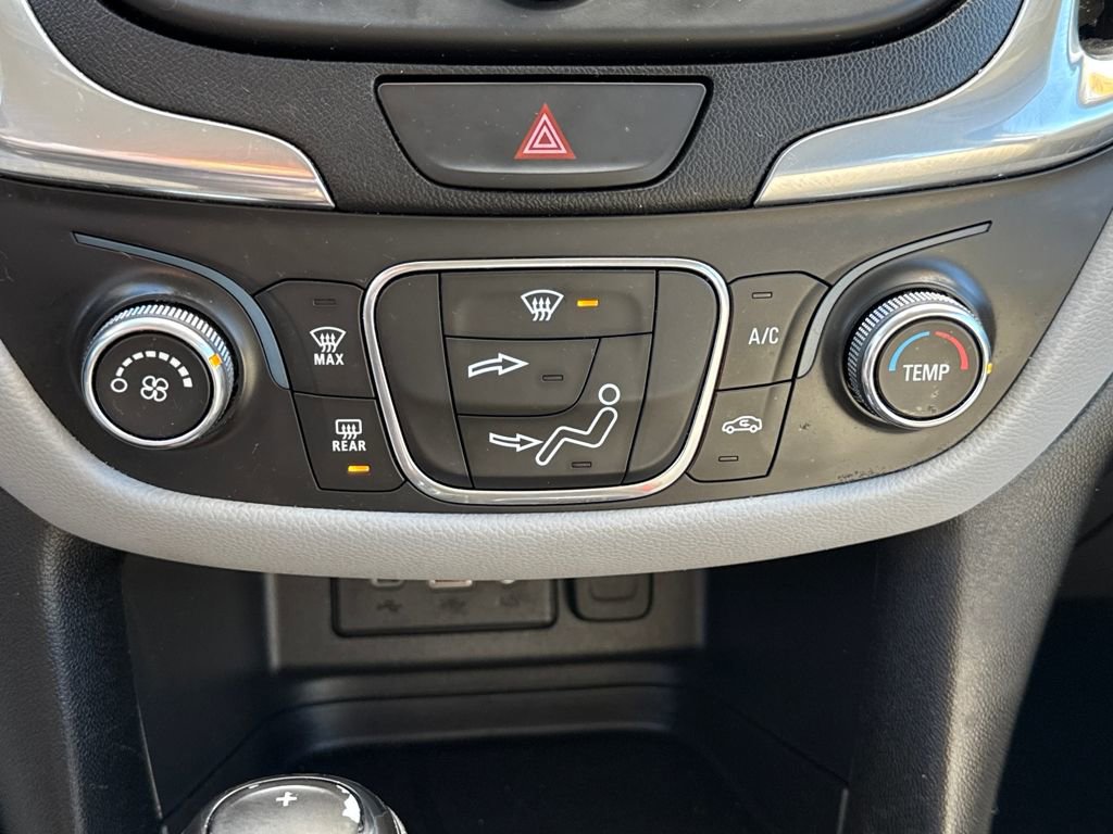 Used 2021 Chevrolet Equinox LS image 22