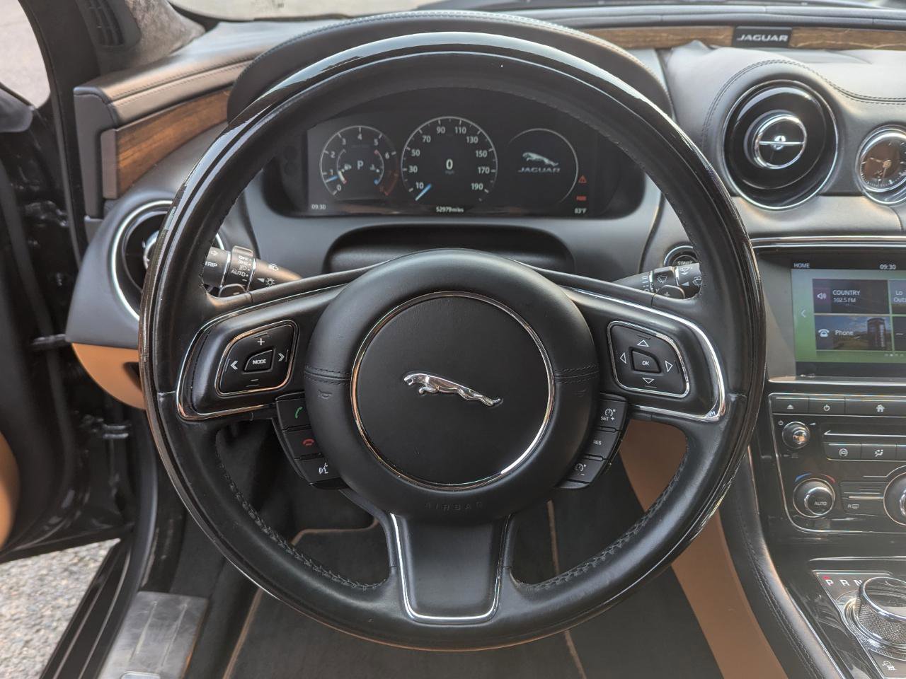 Used 2017 Jaguar XJ L Supercharged RWD image 17