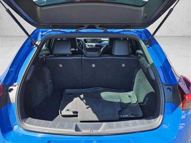 Used 2022 Lexus UX 200 image 6