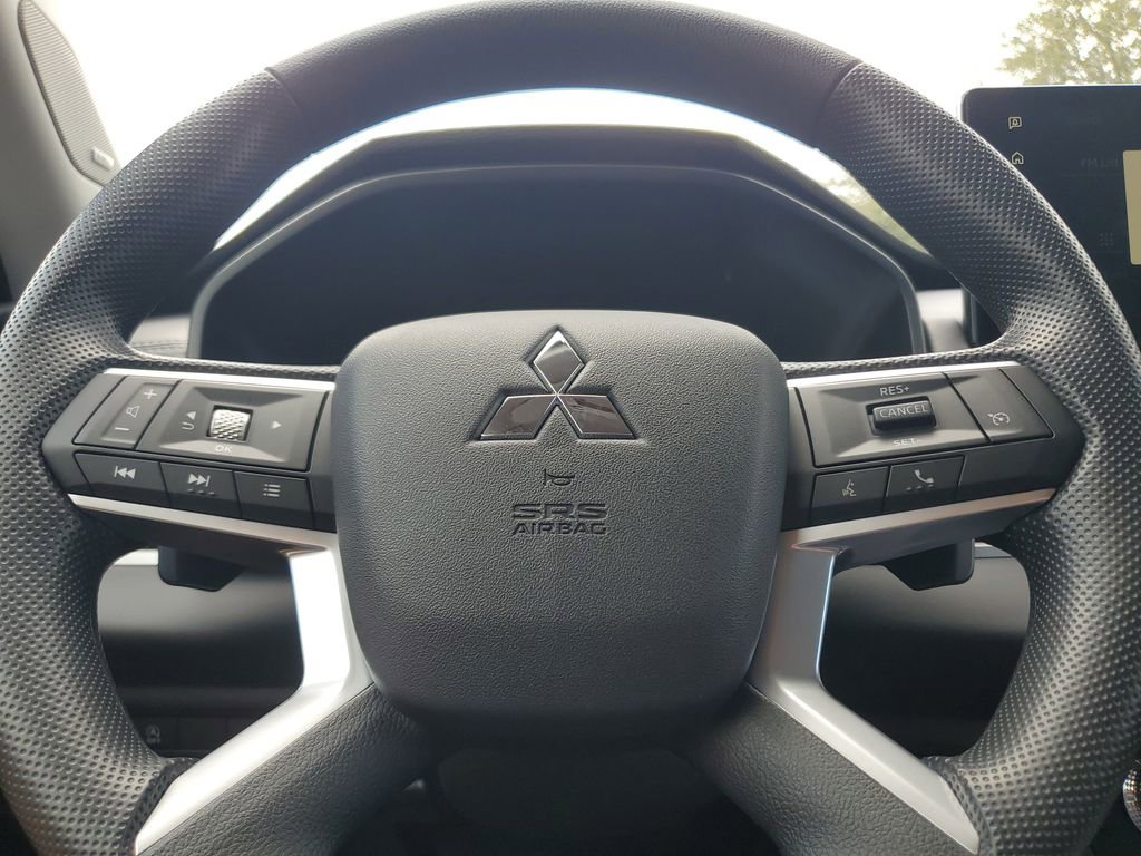 New 2026 Mitsubishi Outlander ES image 22