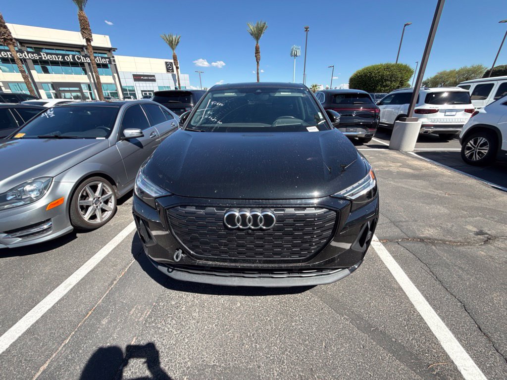 Used 2024 Audi Q4 e-tron Prestige AWD/4WD image 2