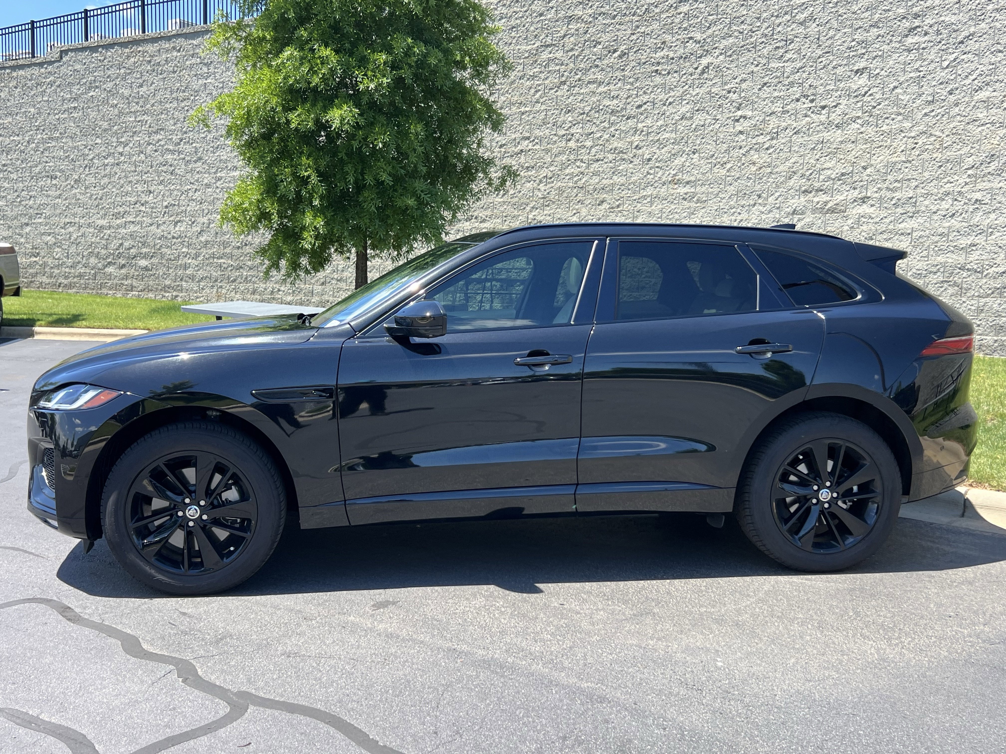 Used 2026 Jaguar F-PACE R-Dynamic S AWD/4WD image 4