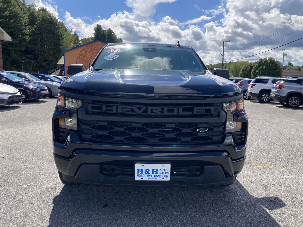 Used 2022 Chevrolet Silverado 1500 Custom image 2