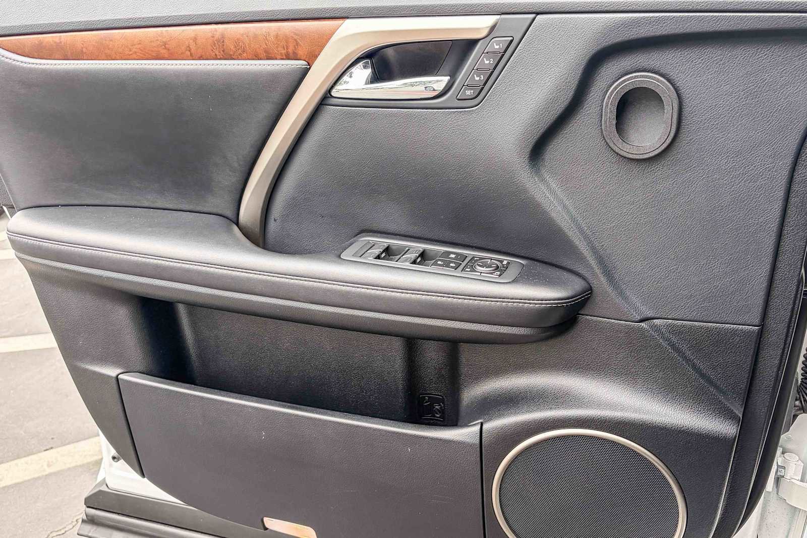 Certified 2022 Lexus RX 350L FWD w/ Premium Package image 20