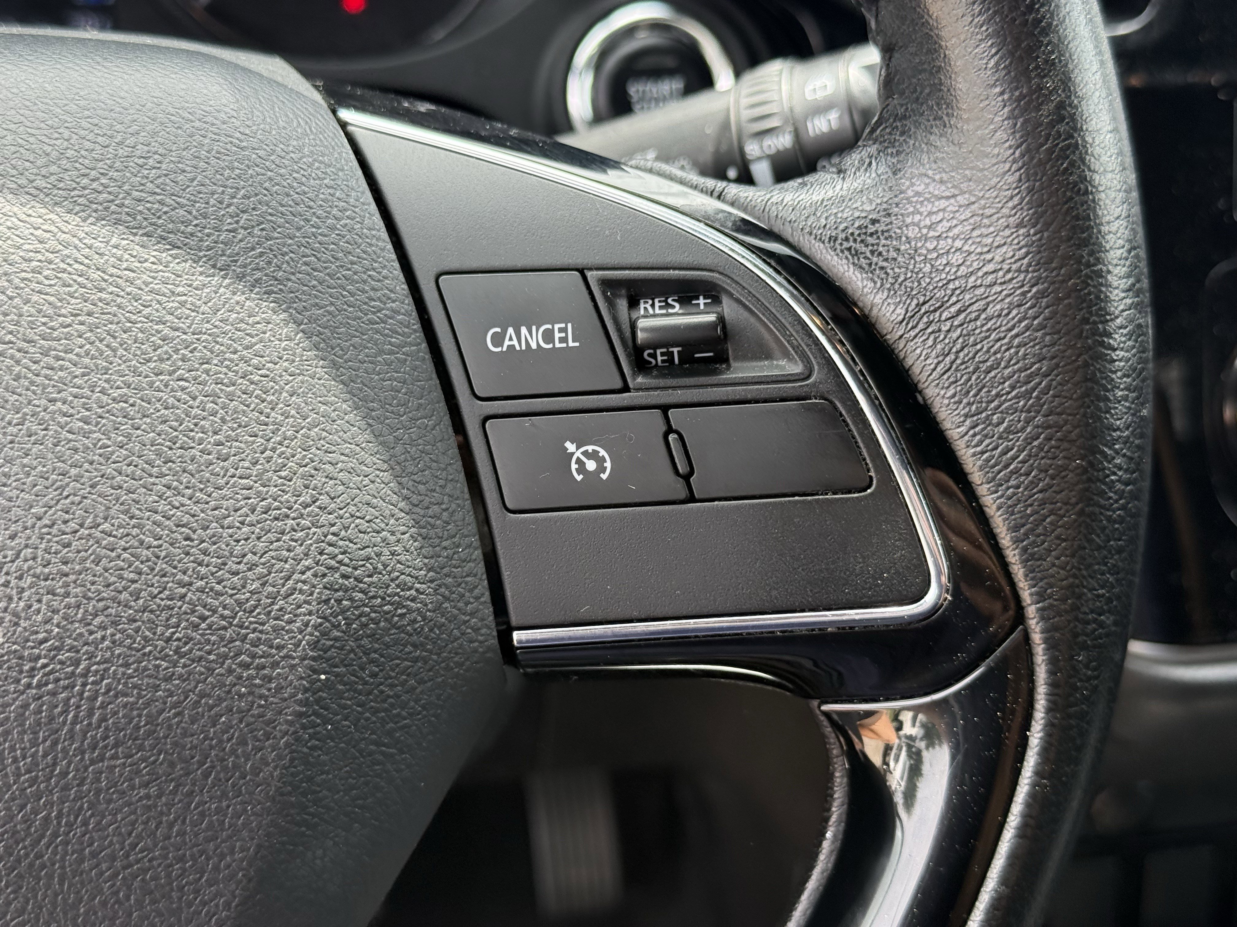 Used 2018 Mitsubishi Outlander ES AWD/4WD image 17