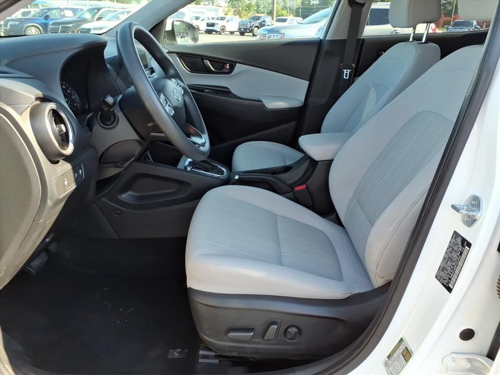 Used 2023 Hyundai Kona SEL AWD/4WD image 3