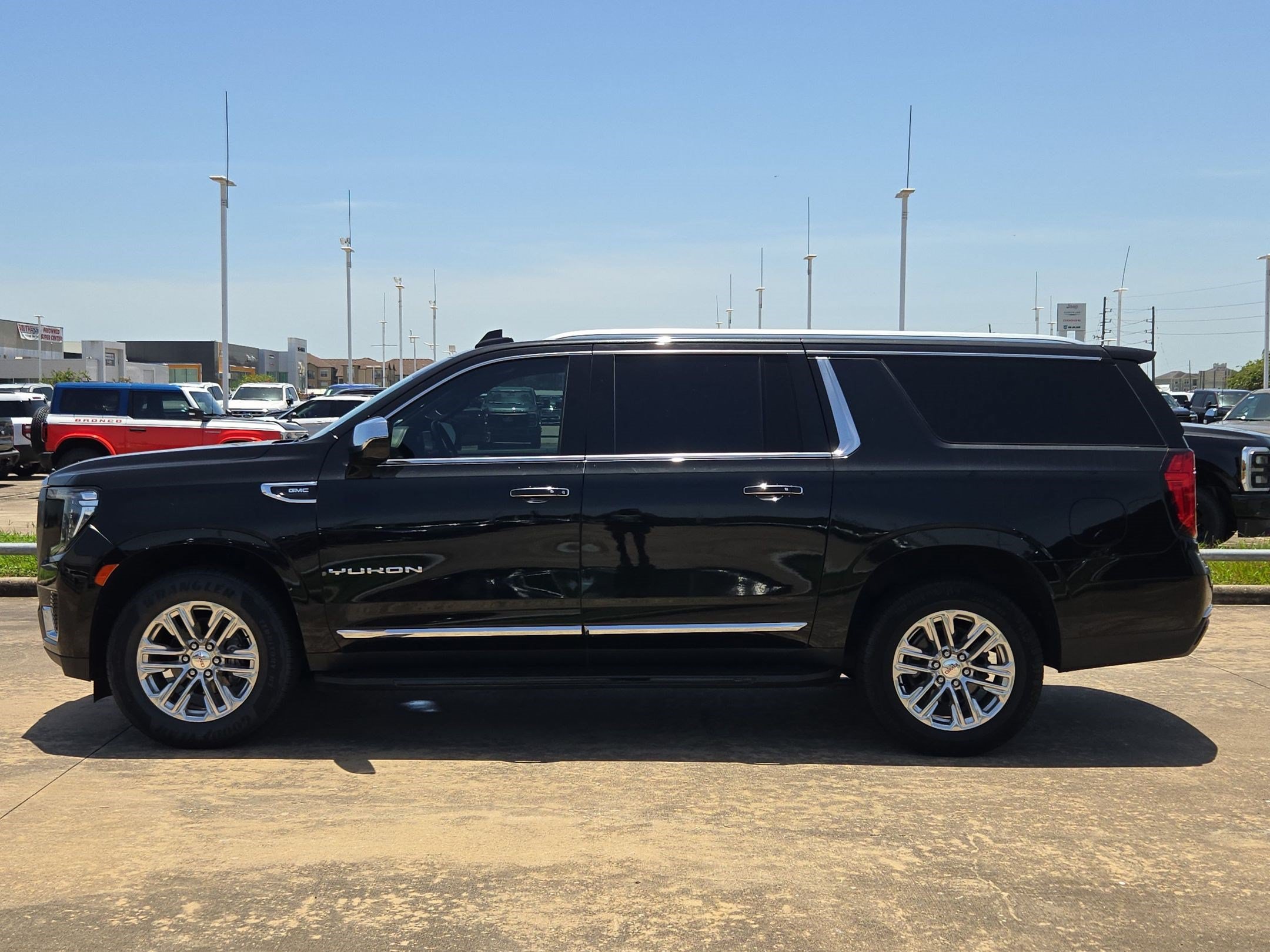 Used 2021 GMC Yukon XL SLT RWD image 7