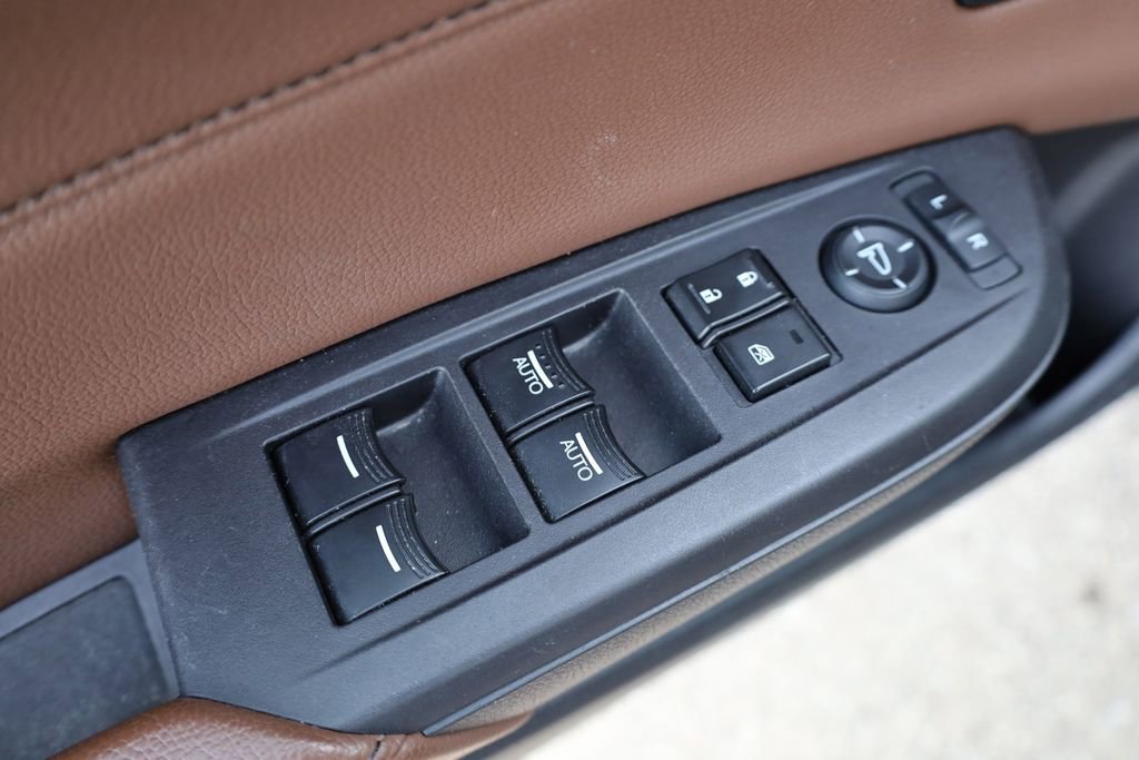 Used 2021 Acura ILX w/ Premium Package image 12