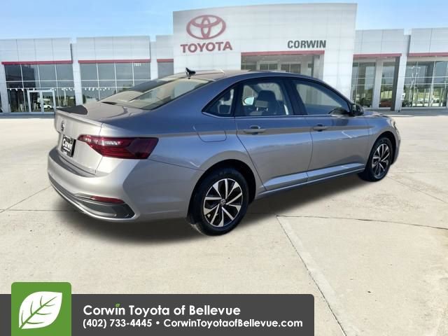 Used 2024 Volkswagen Jetta S image 5