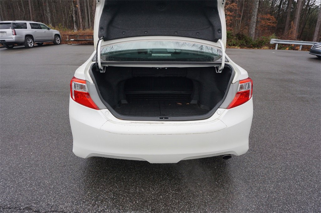 Used 2014 Toyota Camry SE image 13