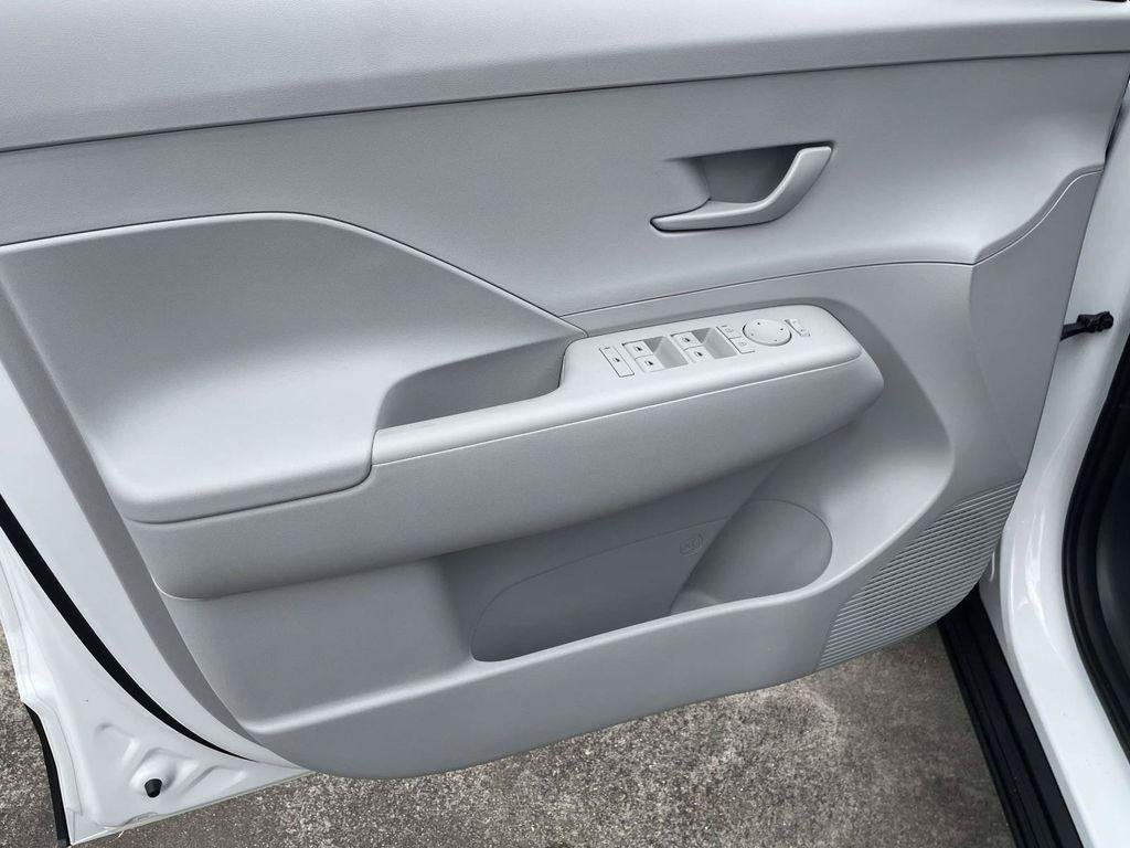 New 2026 Hyundai Kona SE FWD image 39