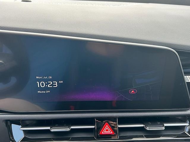 New 2025 Kia Niro LX image 18