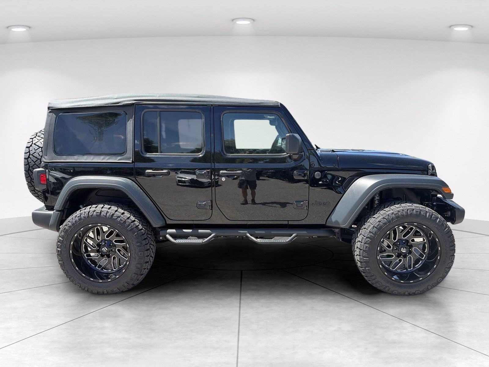 Used 2026 Jeep Wrangler Unlimited Sport AWD/4WD image 3