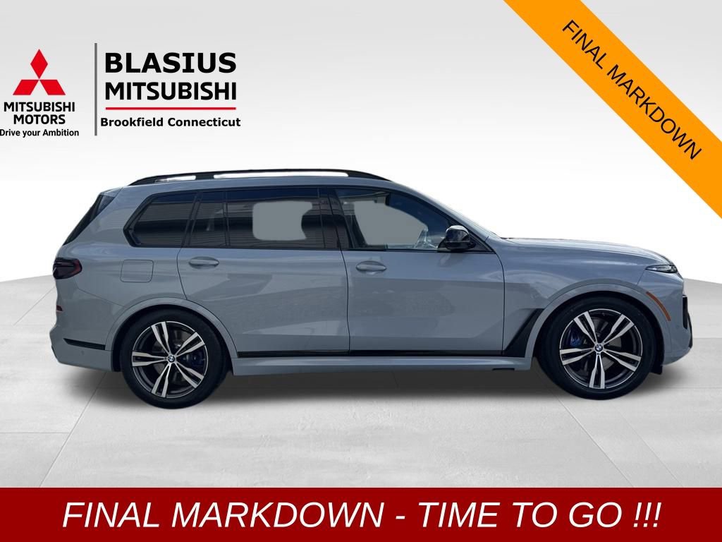 Used 2025 BMW X7 M60i w/ Climate Comfort Package image 5