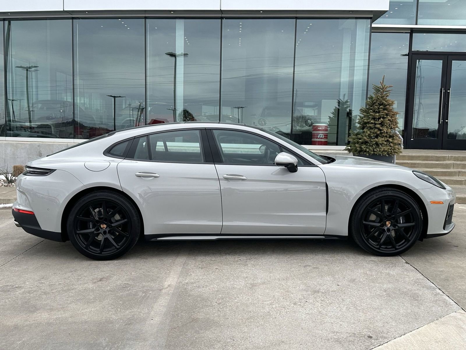 New 2026 Porsche Panamera 4 image 8