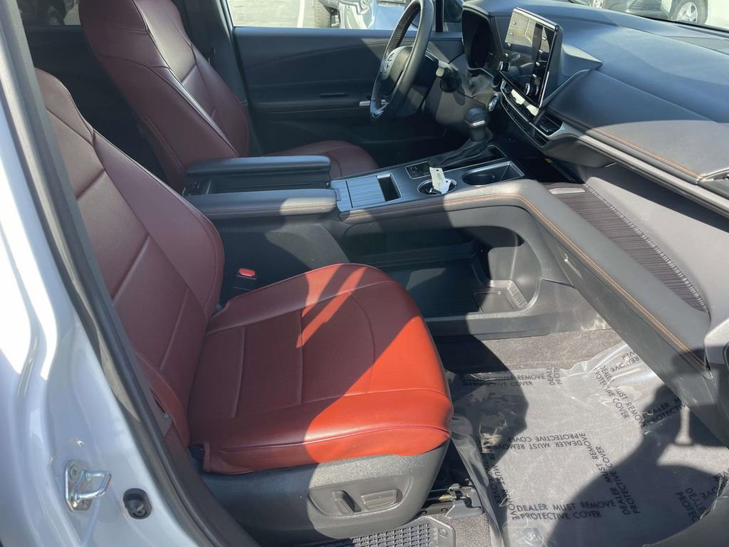 Used 2023 Toyota Sienna XSE w/ XSE Plus Package image 48