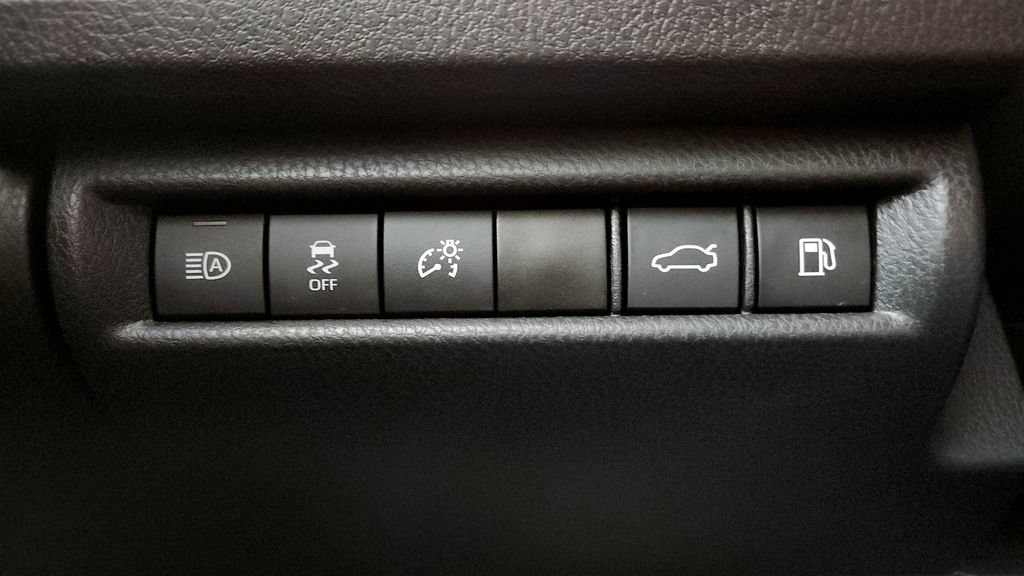 Certified 2025 Toyota Camry LE AWD/4WD image 31