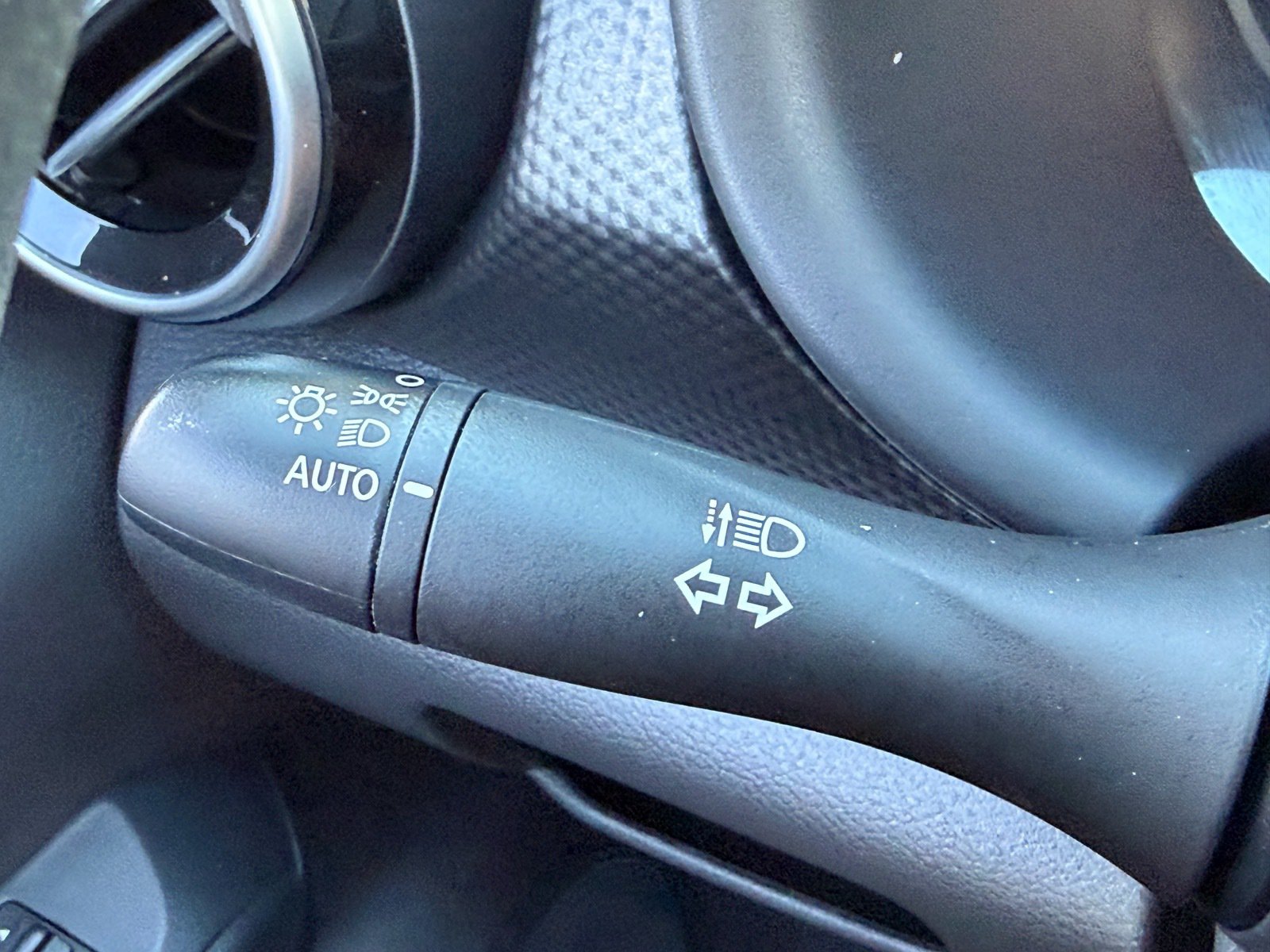 Used 2024 Nissan Kicks SV FWD image 32