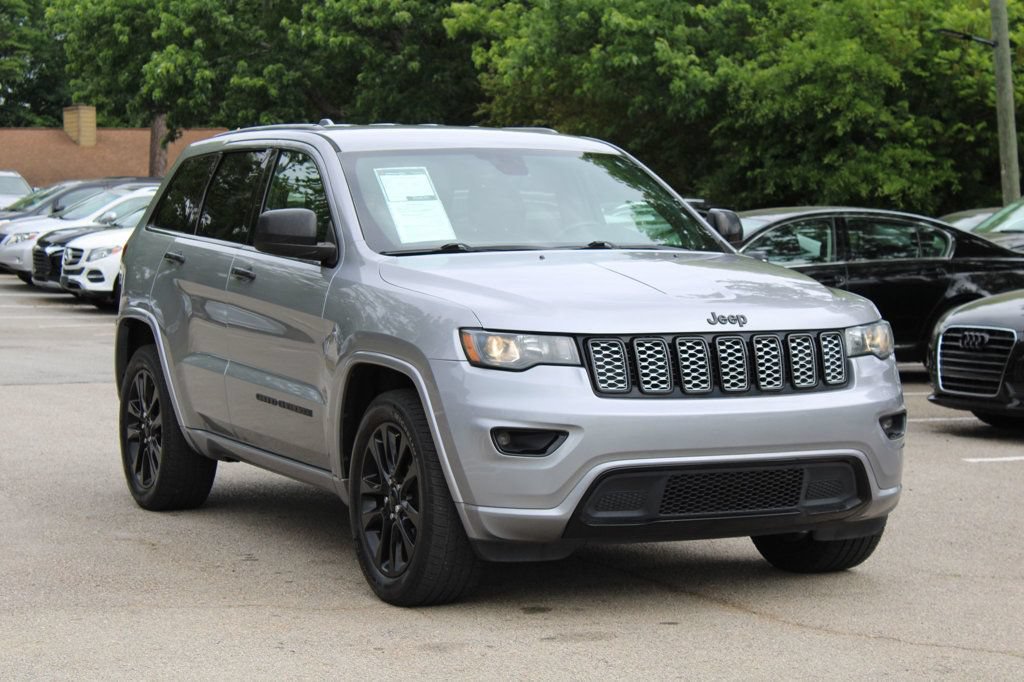 Used 2017 Jeep Grand Cherokee Altitude