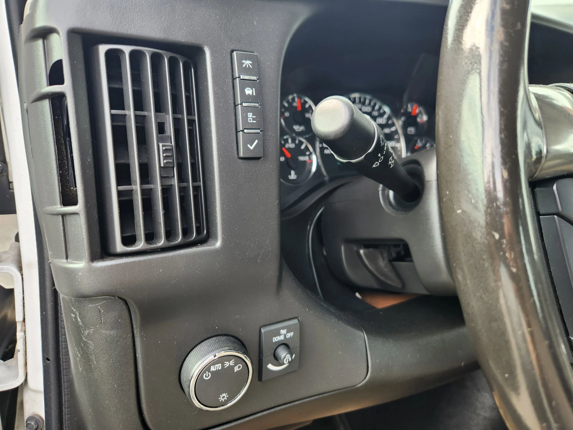 Used 2016 Chevrolet Express 2500 image 27