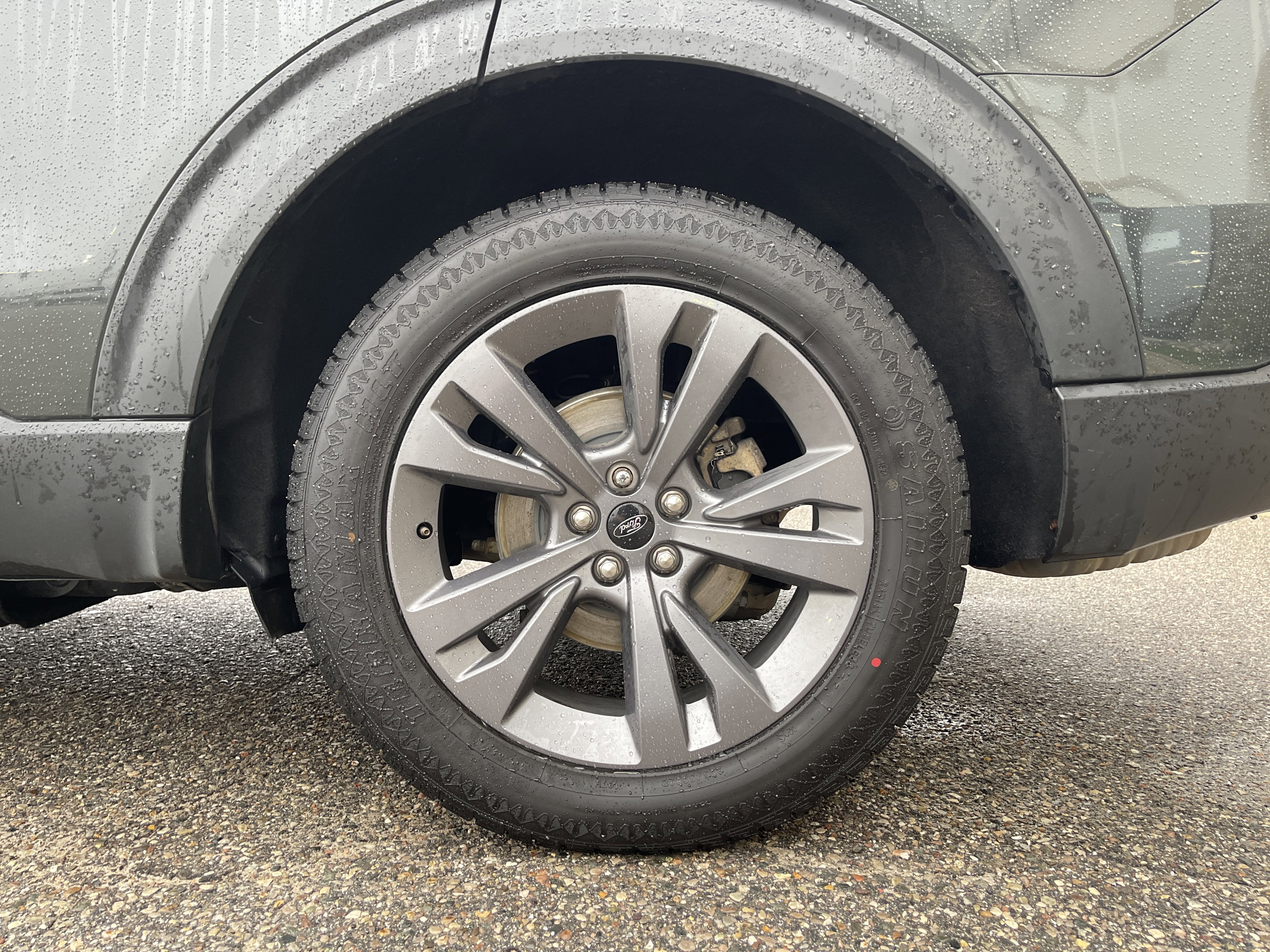 Used 2022 Ford Explorer XLT w/ Equipment Group 202A AWD/4WD image 4