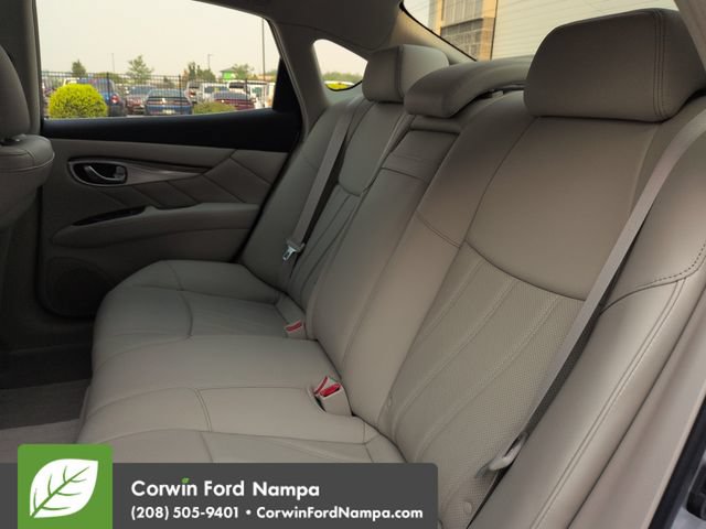 Used 2016 INFINITI Q70 3.7 w/ Deluxe Touring Package AWD/4WD image 26