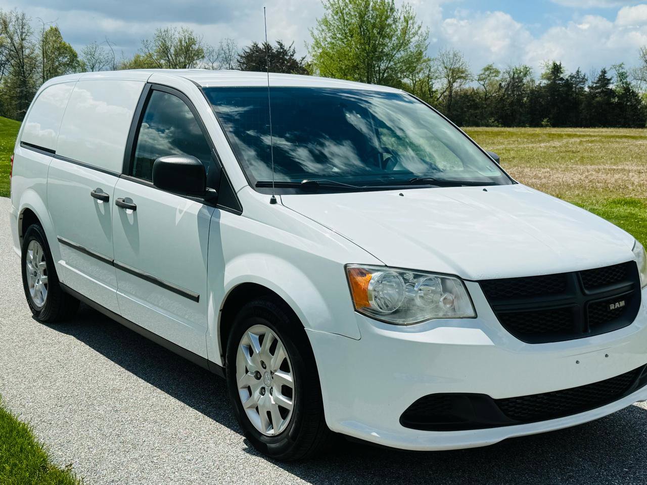 Used 2014 RAM C/V Tradesman image 5