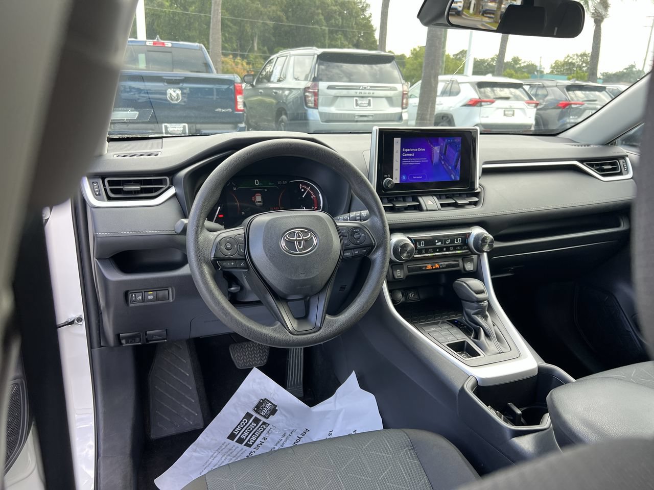 Used 2025 Toyota RAV4 XLE AWD/4WD image 30