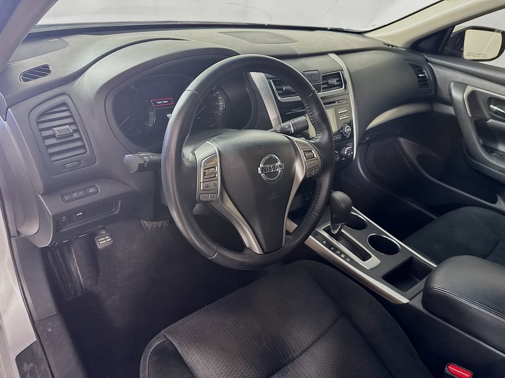 Used 2015 Nissan Altima 2.5 SV FWD image 9