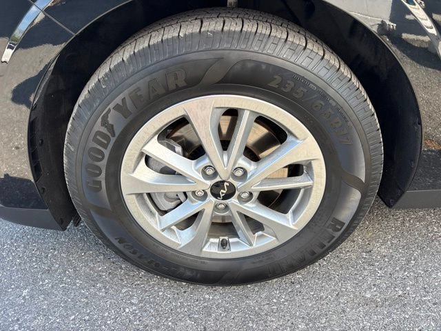 Used 2023 Kia Carnival LX FWD image 29
