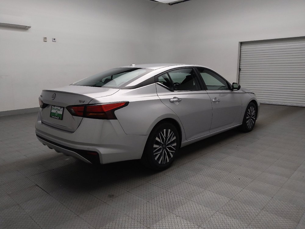 Used 2024 Nissan Altima 2.5 SV image 9