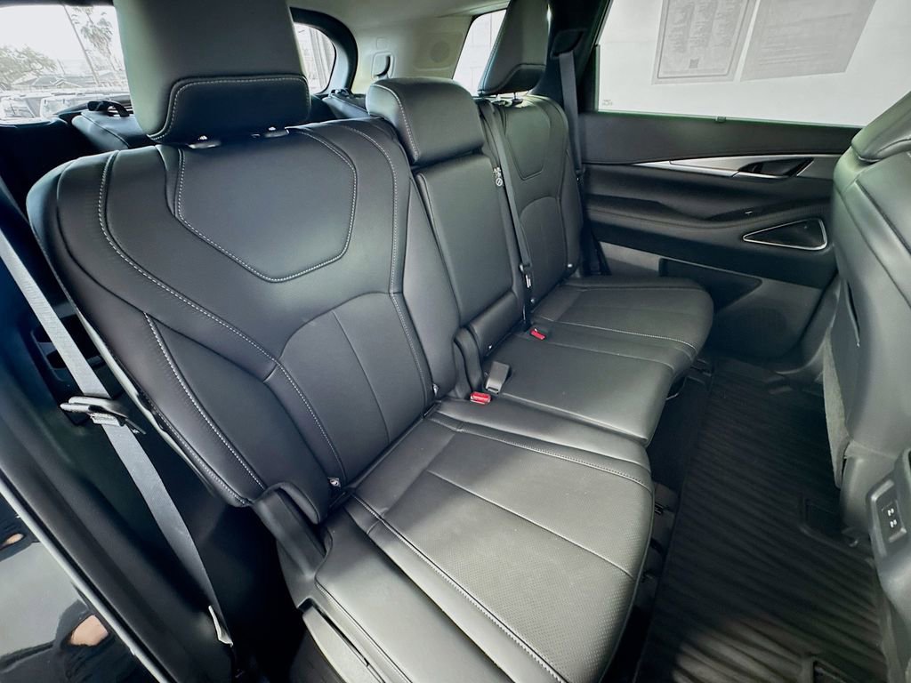 Certified 2026 INFINITI QX60 Luxe w/ Cargo Package image 30