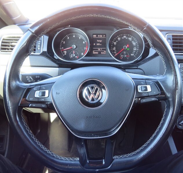 Used 2018 Volkswagen Jetta SE FWD image 10