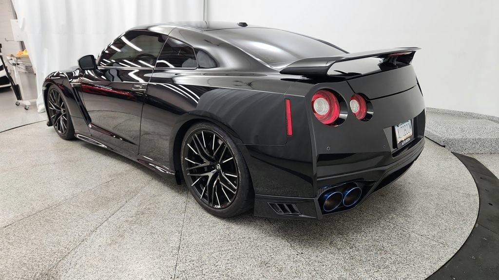 Used 2020 Nissan GT-R Premium w/ Premium Interior Package AWD/4WD image 17