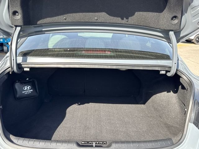 Certified 2022 Hyundai Elantra Limited w/ Cargo Package image 12