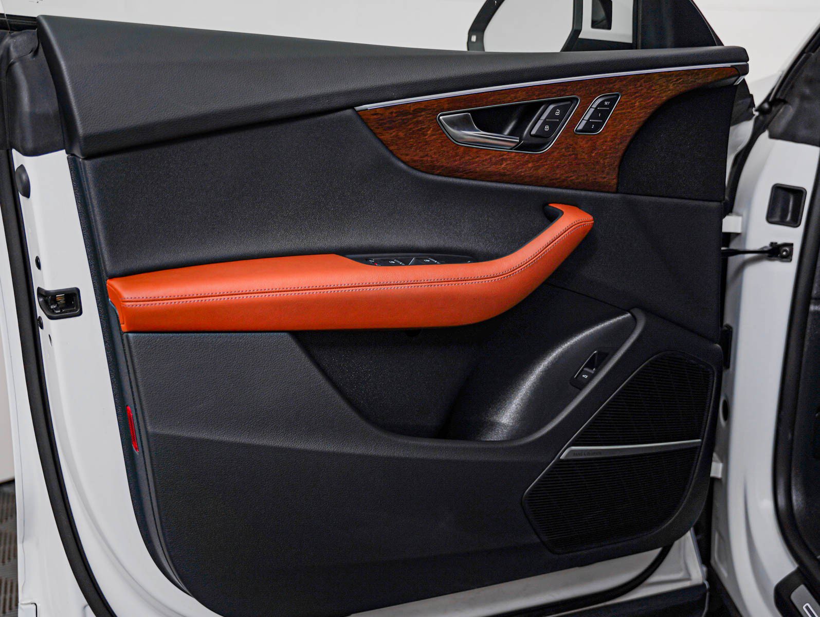 Certified 2025 Audi Q8 Prestige AWD/4WD image 21