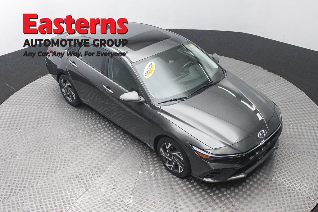 Used 2024 Hyundai Elantra Limited FWD image 3