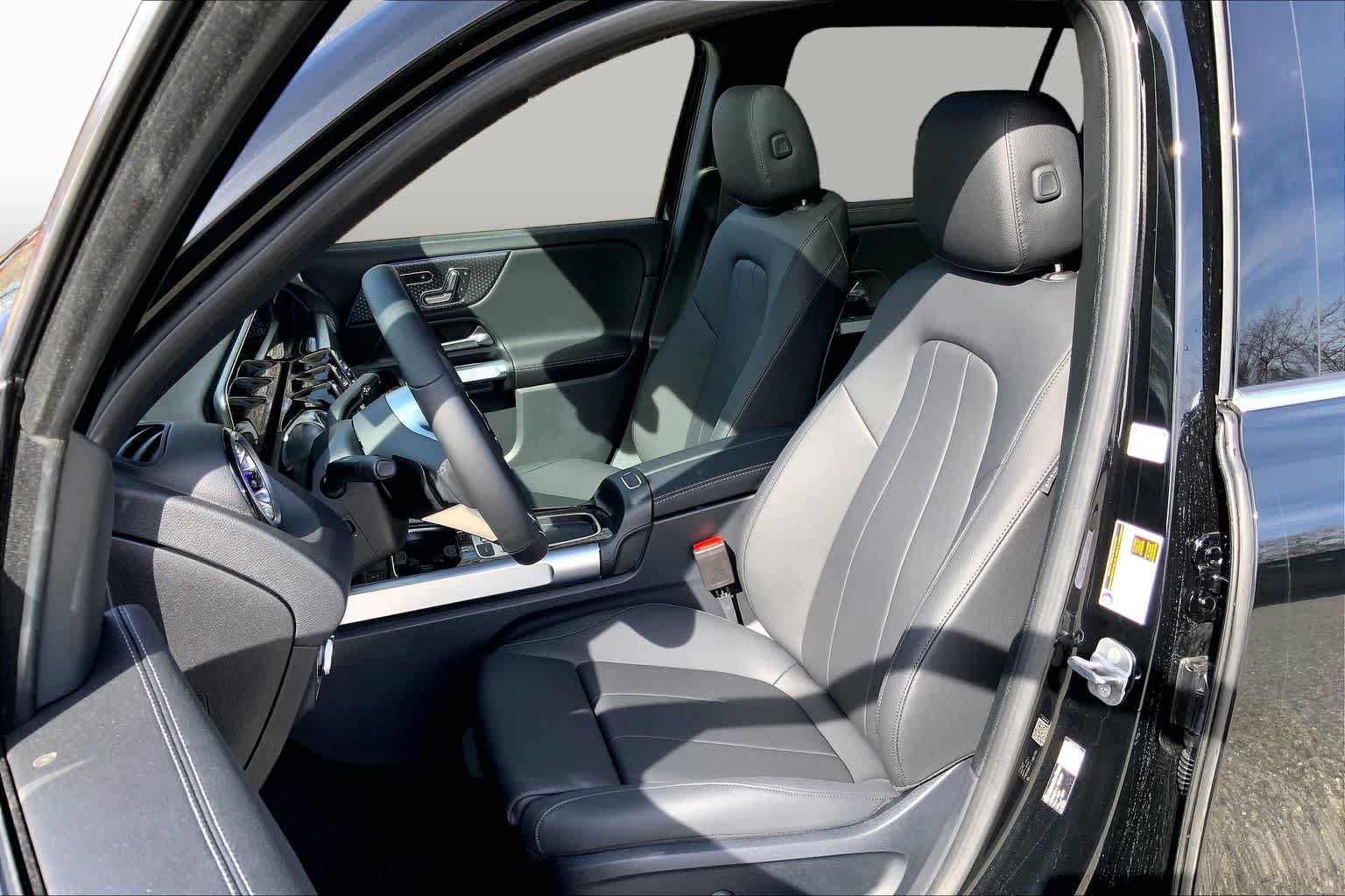 New 2026 Mercedes-Benz GLB 250 4MATIC image 12