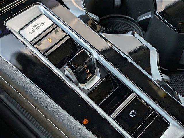 Used 2024 Volkswagen Atlas Cross Sport SEL Premium R-Line image 12