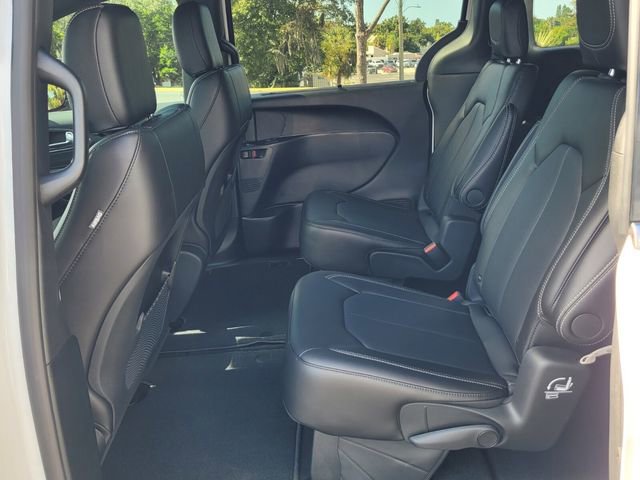 New 2026 Chrysler Voyager LX FWD image 11