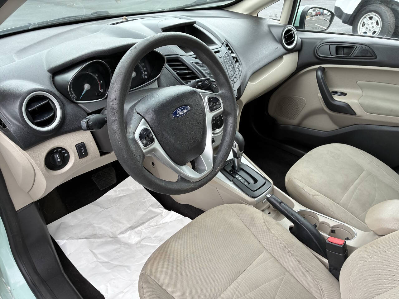 Used 2017 Ford Fiesta SE FWD image 15