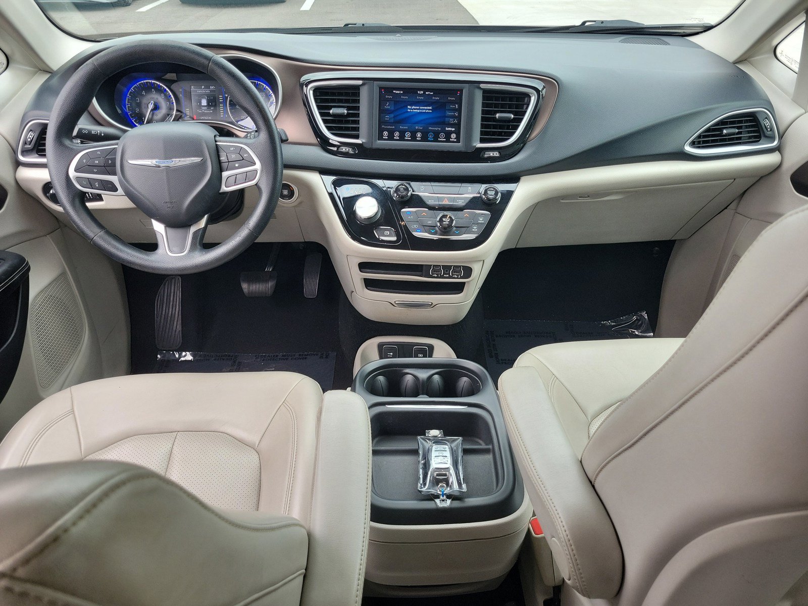 Used 2021 Chrysler Voyager Lxi FWD image 28
