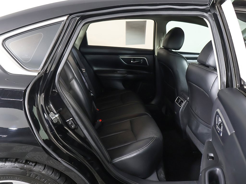 Used 2017 Nissan Altima 2.5 SL w/ Moonroof Package image 31