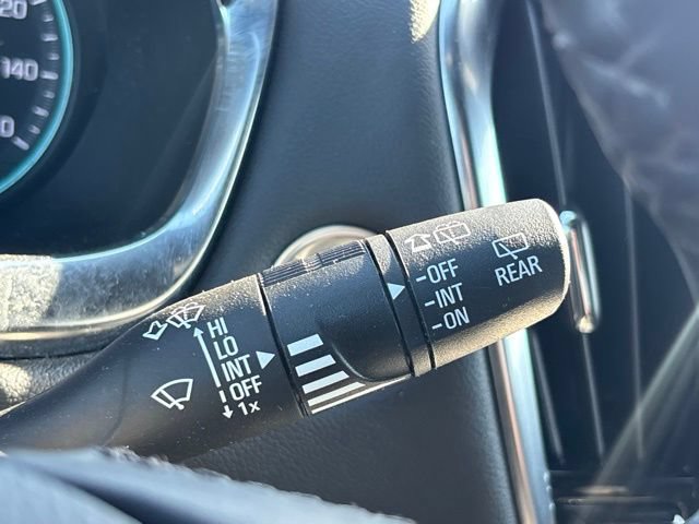 Used 2023 Chevrolet Traverse LT FWD image 22