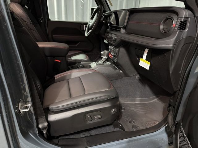 New 2026 Jeep Wrangler Unlimited Rubicon w/ Technology Group image 17